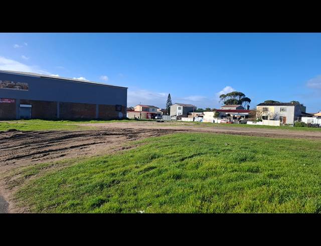 BEDROOM FREEHOLD FOR SALE IN LENTEGEUR